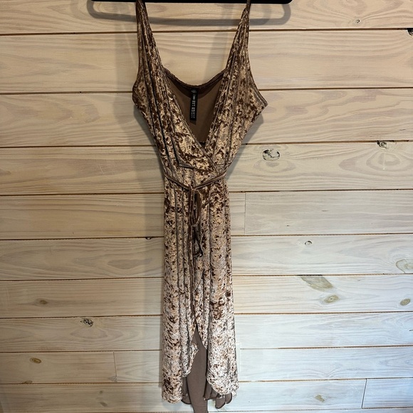 Design Lab Lord & Taylor Asymmetrical Velvet Dress in Mocha - Picture 2 of 5